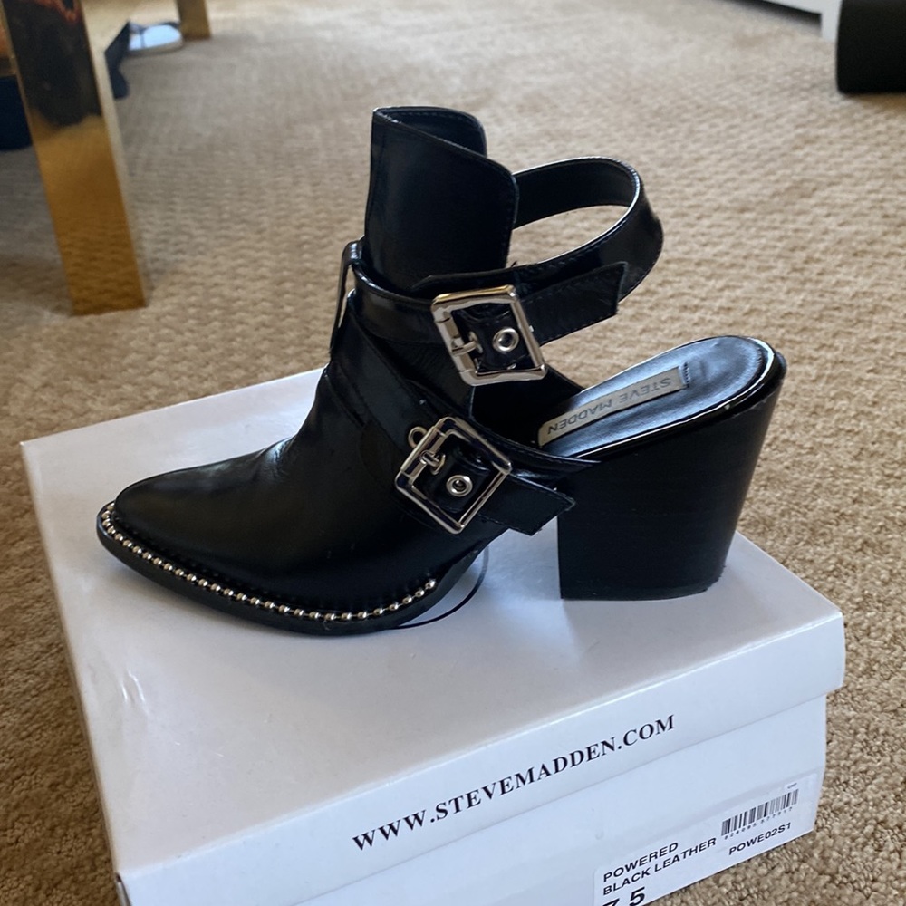 Steve Madden Black Leather Ankle Booties.